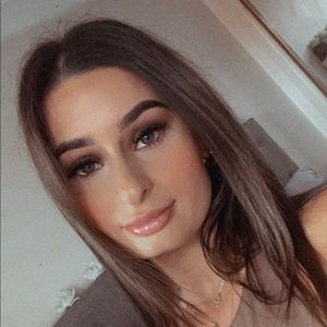 Meet your Posher, Parris